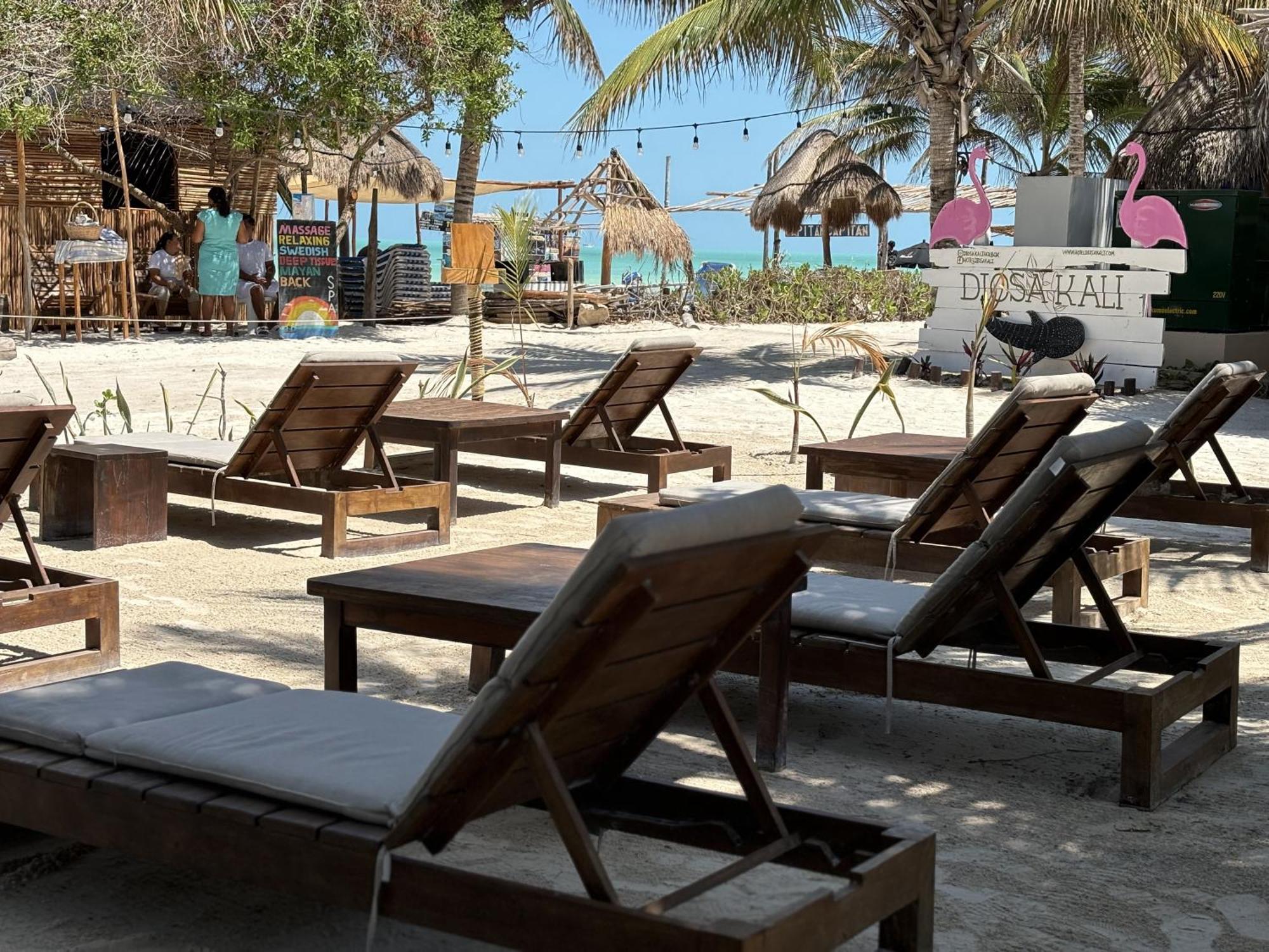 La Diosa Kali Beach Front Hotel جزيرة هول بوكس المظهر الخارجي الصورة